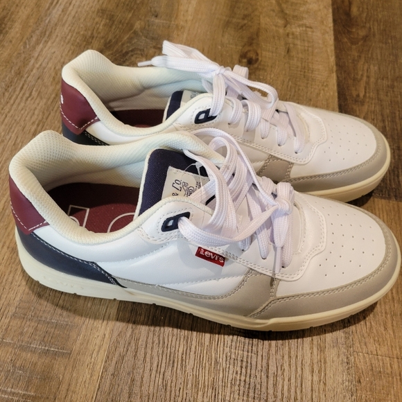 Levi's White and Blue Sneakers - Picture 4 of 8